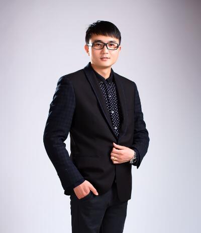  張 寧 設(shè)計(jì)師